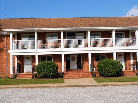 Photo of 100 75th Street #E, Newport News, VA 23607 (MLS # 10655656)