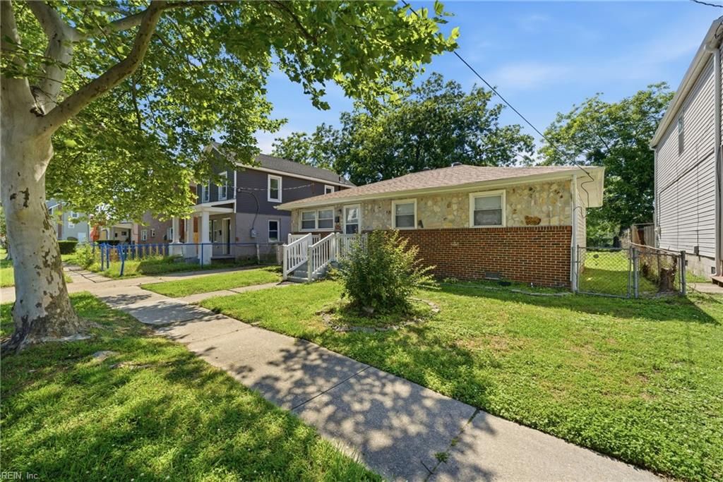 Photo of 2223 Courtney Avenue, Norfolk, VA 23504 (MLS # 10637281)