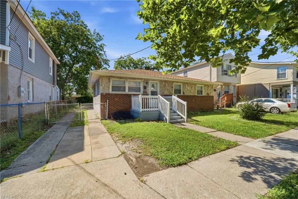 Photo of 2223 Courtney Avenue, Norfolk, VA 23504 (MLS # 10637281)