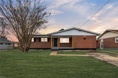 Photo of 904 Darren Drive, Portsmouth, VA 23701 (MLS # 10623857)