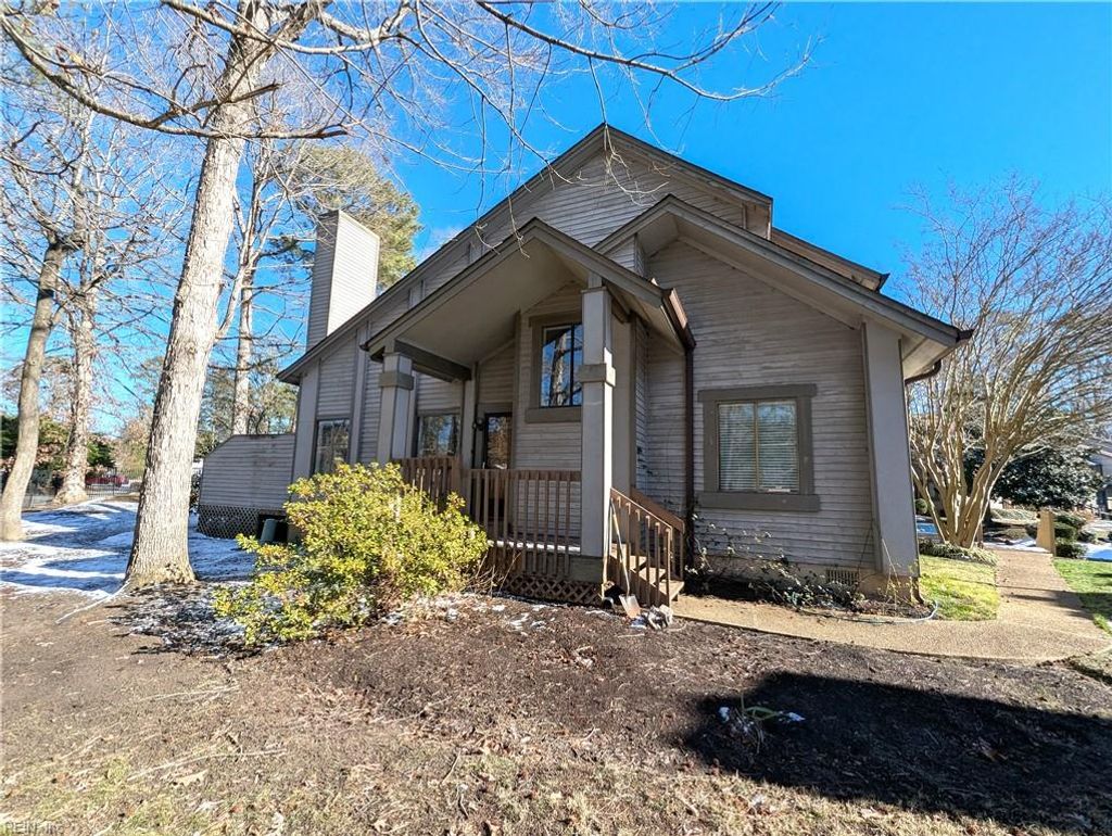 Photo of 122 Inland View Drive, Newport News, VA 23603 (MLS # 10620314)