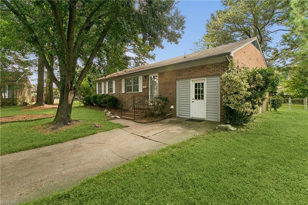 Photo of 421 Palace Court, Hampton, VA 23666 (MLS # 10658408)