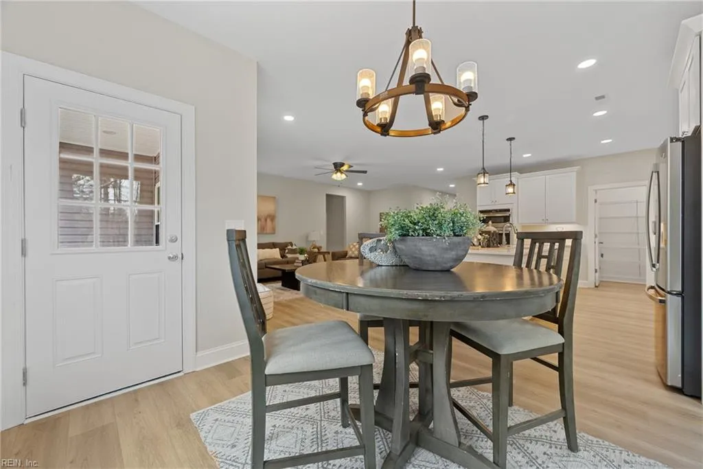 Smithfield, Virginia 23430, United States, 4 Bedrooms Bedrooms, ,3 BathroomsBathrooms,Residential,Active,212555