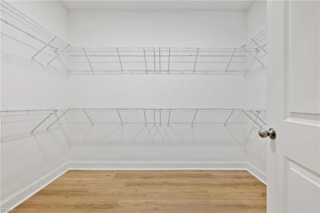 Smithfield, Virginia 23430, United States, 4 Bedrooms Bedrooms, ,3 BathroomsBathrooms,Residential,Active,212555