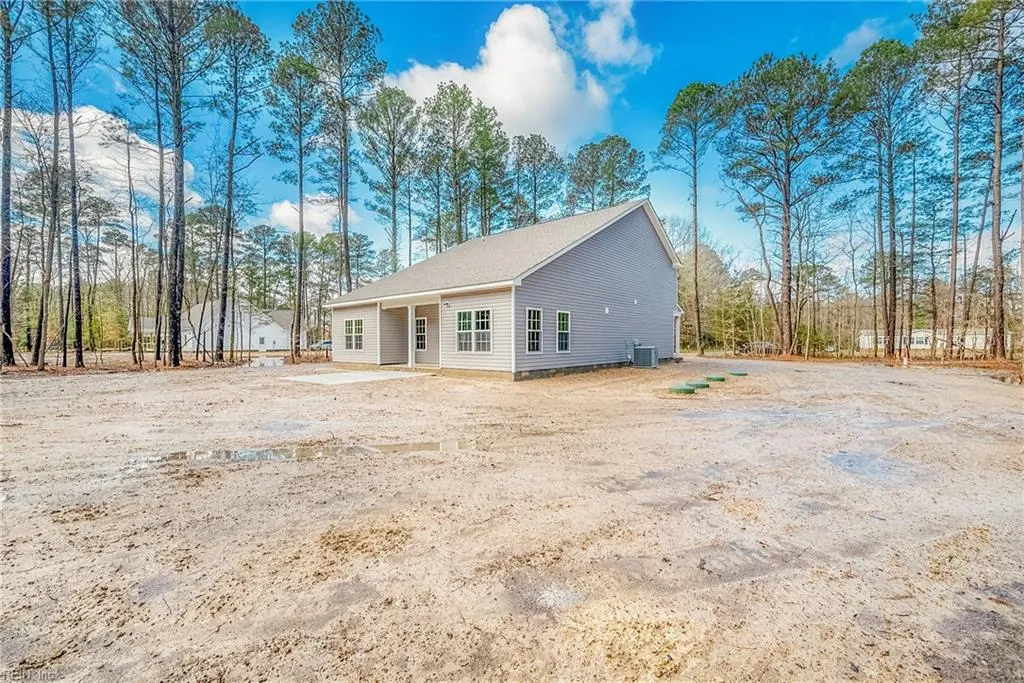 Smithfield, Virginia 23430, United States, 4 Bedrooms Bedrooms, ,3 BathroomsBathrooms,Residential,Active,212555