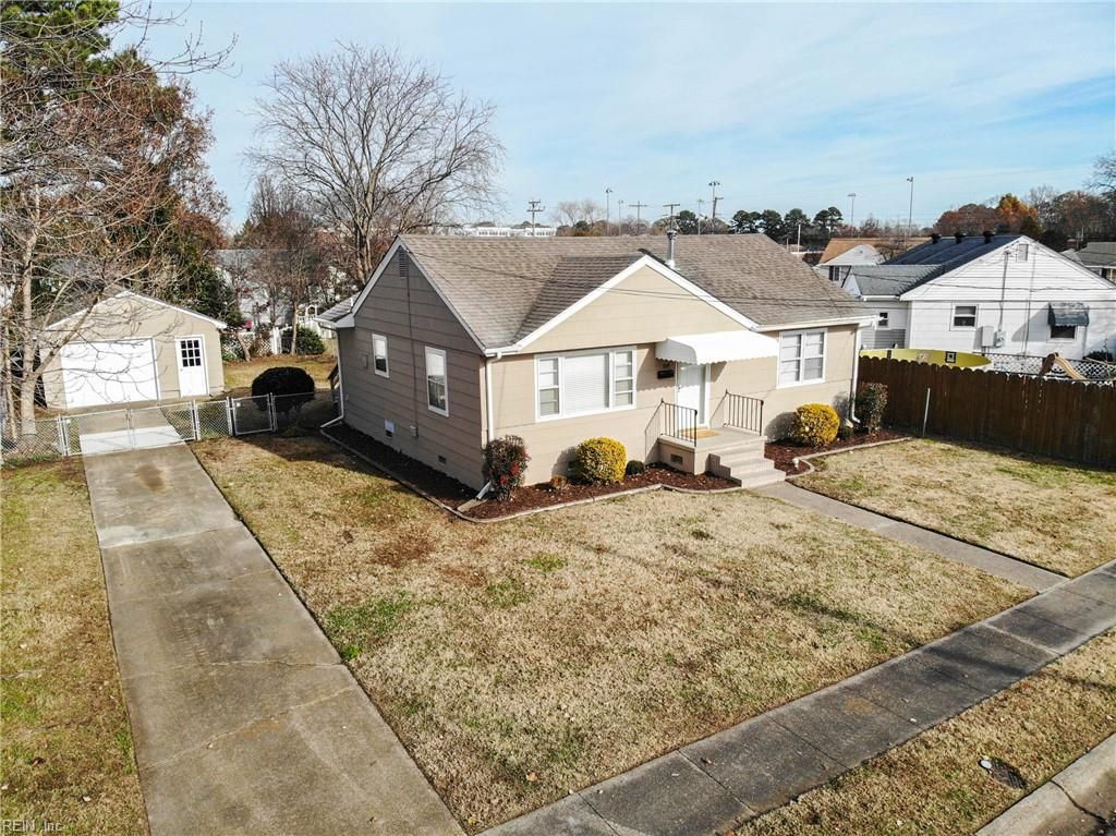 Photo of 929 Kinglet Avenue, Chesapeake, VA 23324 (MLS # 10614408)