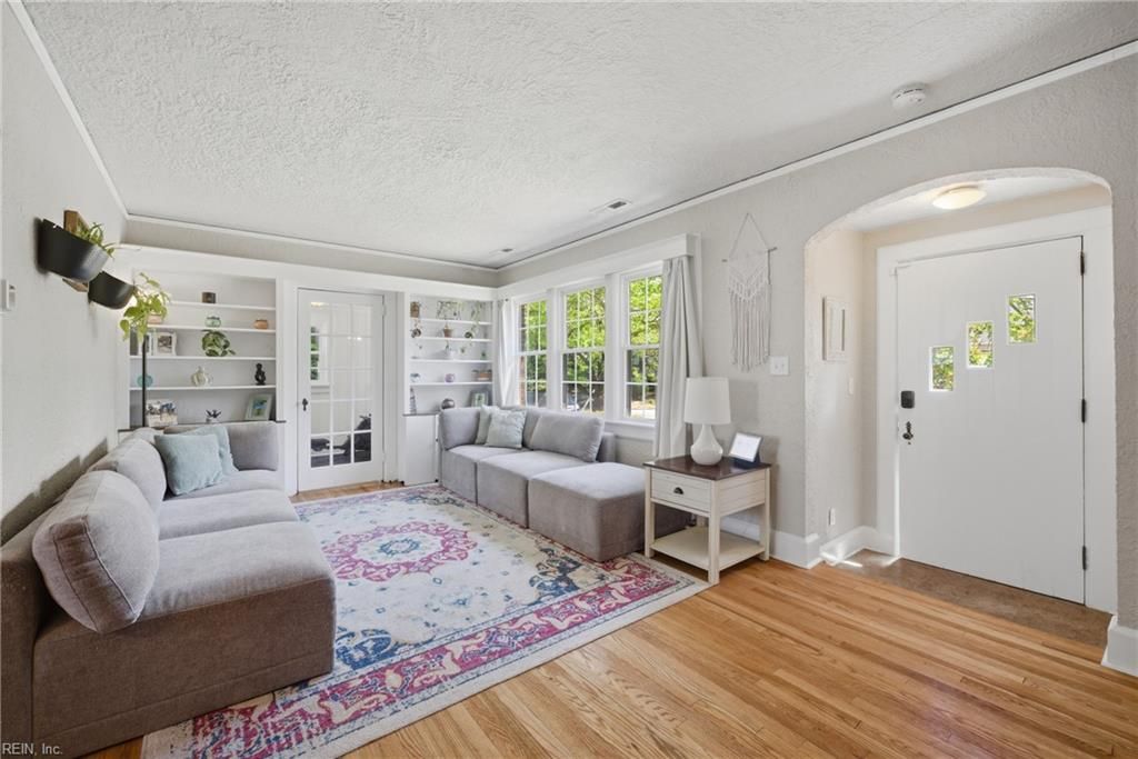 Photo of 200 Burleigh Avenue, Norfolk, VA 23505 (MLS # 10636282)