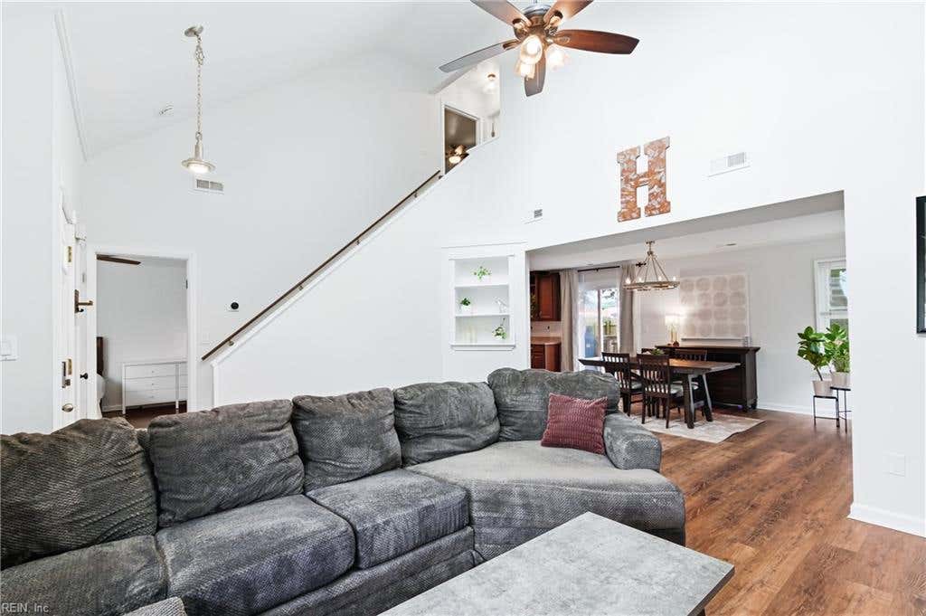 Photo of 1516 Newport Circle, Virginia Beach, VA 23453 (MLS # 10645481)