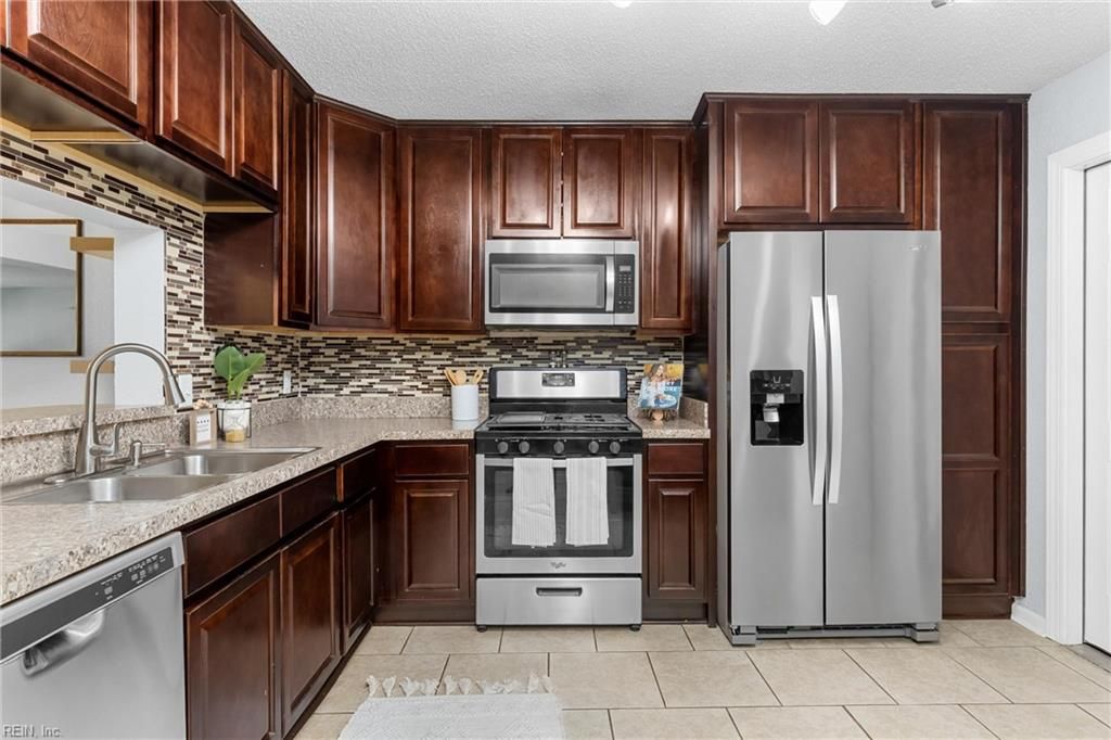 Photo of 812 Quesnel Drive, Virginia Beach, VA 23454 (MLS # 10602408)