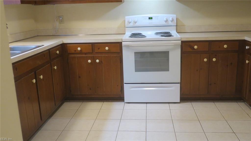 Photo of 156 Sloane Place, Newport News, VA 23606 (MLS # 10624281)