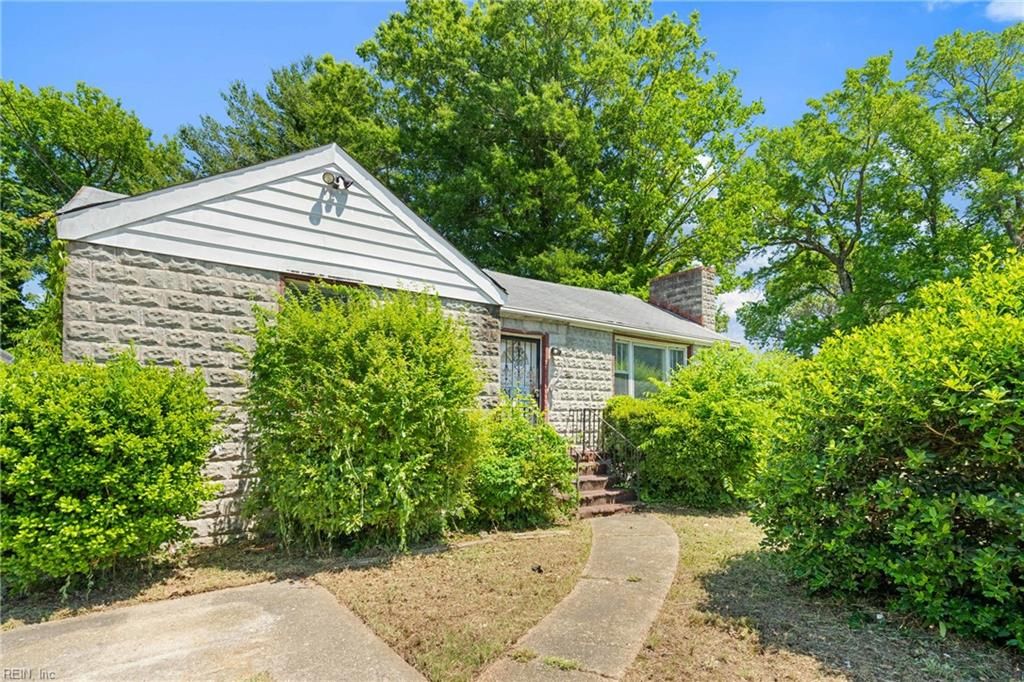 Photo of 1233 Transylvania Avenue, Chesapeake, VA 23324 (MLS # 10635979)