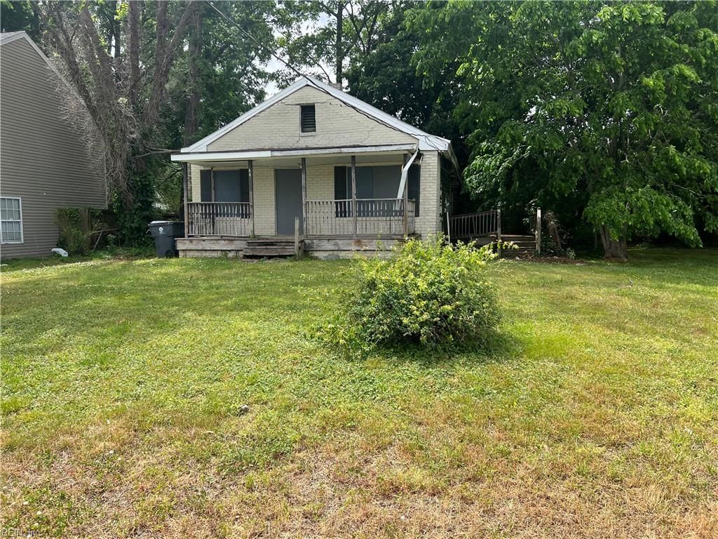 Photo of 441 Frizzell Avenue, Norfolk, VA 23502 (MLS # 10632088)