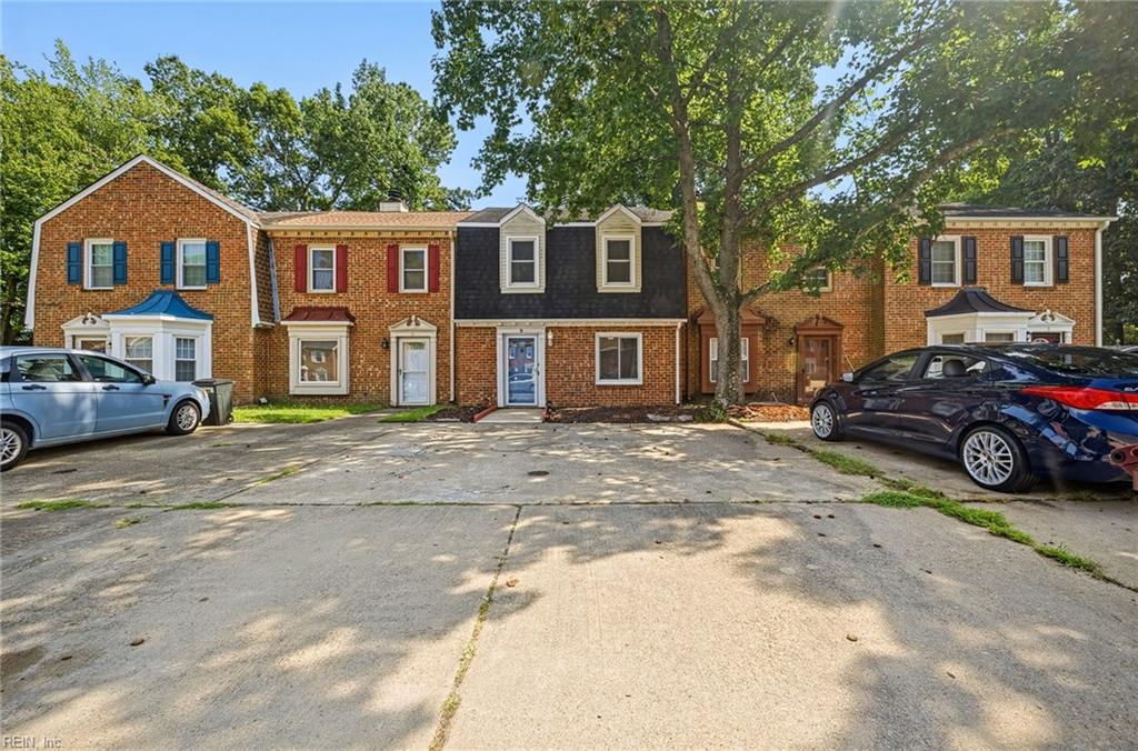 Photo of 9 Colonial Way, Chesapeake, VA 23325 (MLS # 10653530)