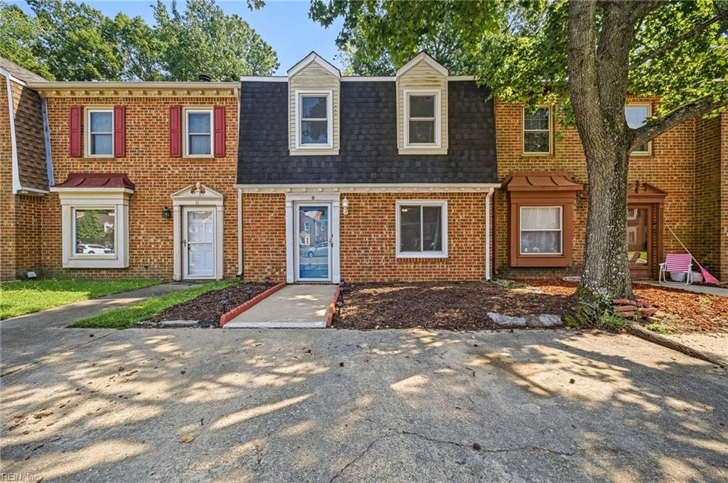 Photo of 9 Colonial Way, Chesapeake, VA 23325 (MLS # 10653530)