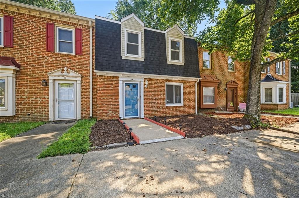 Photo of 9 Colonial Way, Chesapeake, VA 23325 (MLS # 10653530)