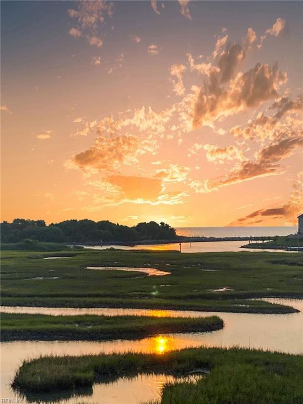 Photo of 21 Mizzen Circle, Hampton, VA 23664 (MLS # 10623963)