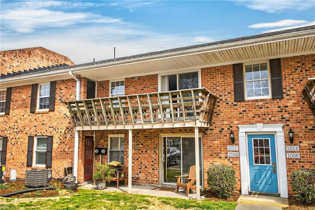 Photo of 1010 Barclay Square, Virginia Beach, VA 23451 (MLS # 10627502)