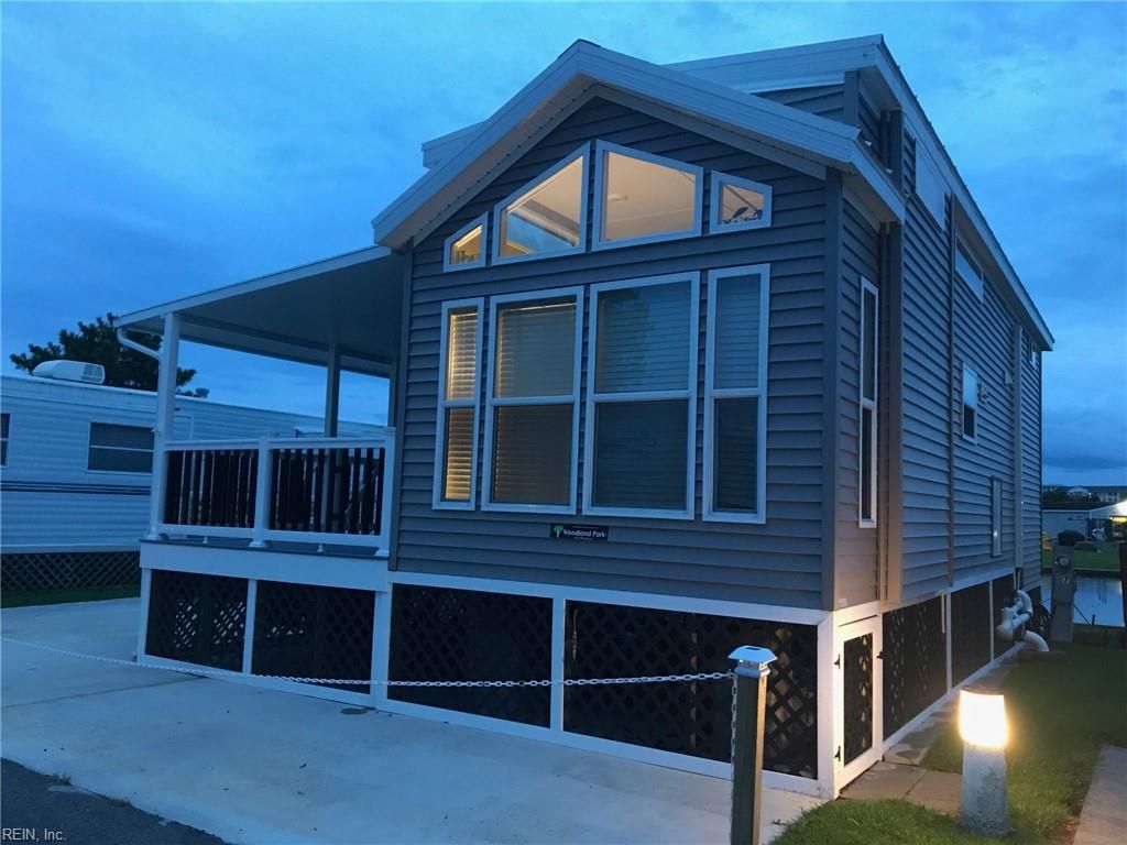 Photo of 3665 Sandpiper Rd Road #87, Virginia Beach, VA 23456 (MLS # 10626306)