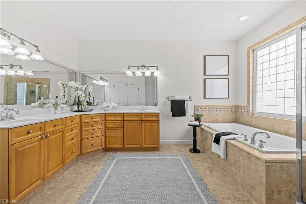 Chesapeake, Virginia 23320, United States, 4 Bedrooms Bedrooms, ,3 BathroomsBathrooms,Residential,Active,201874