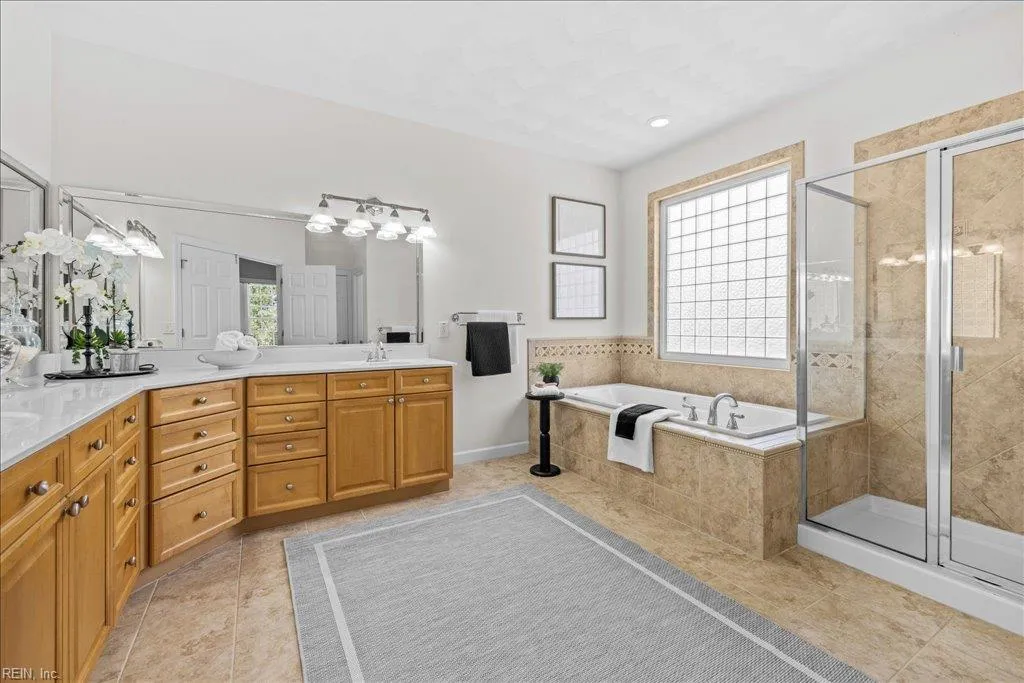 Chesapeake, Virginia 23320, United States, 4 Bedrooms Bedrooms, ,3 BathroomsBathrooms,Residential,Active,201874