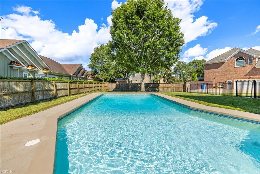 Chesapeake, Virginia 23320, United States, 4 Bedrooms Bedrooms, ,3 BathroomsBathrooms,Residential,Active,201874