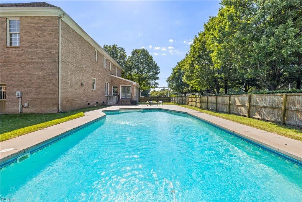 Chesapeake, Virginia 23320, United States, 4 Bedrooms Bedrooms, ,3 BathroomsBathrooms,Residential,Active,201874