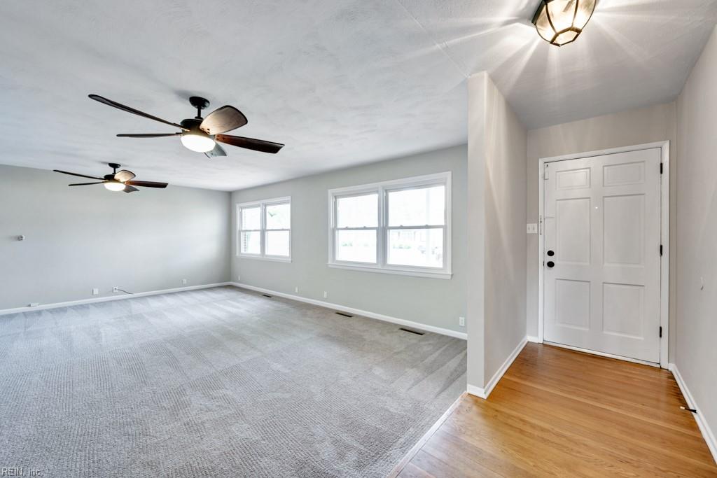 344 Gainsborough RD