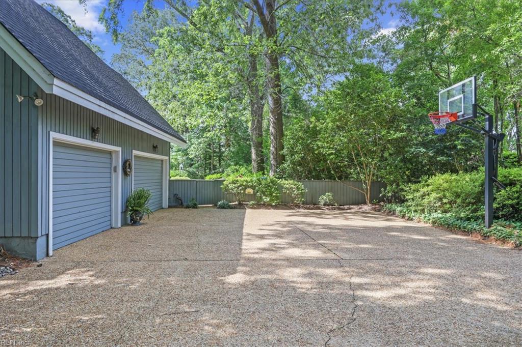 2733 River RD