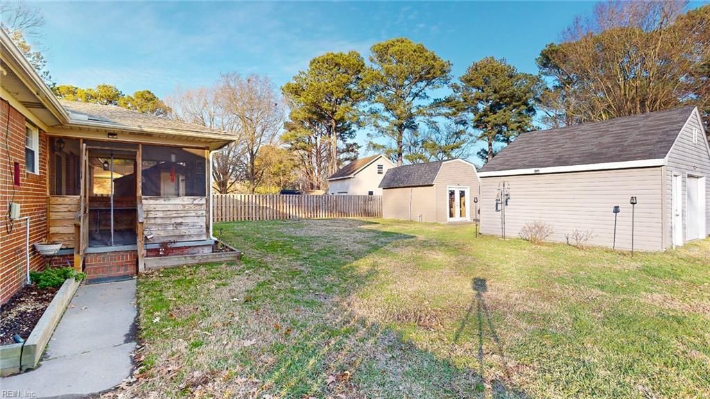 Photo of 1001 Vanderploeg Drive Drive, Chesapeake, VA 23320 (MLS # 10635886)