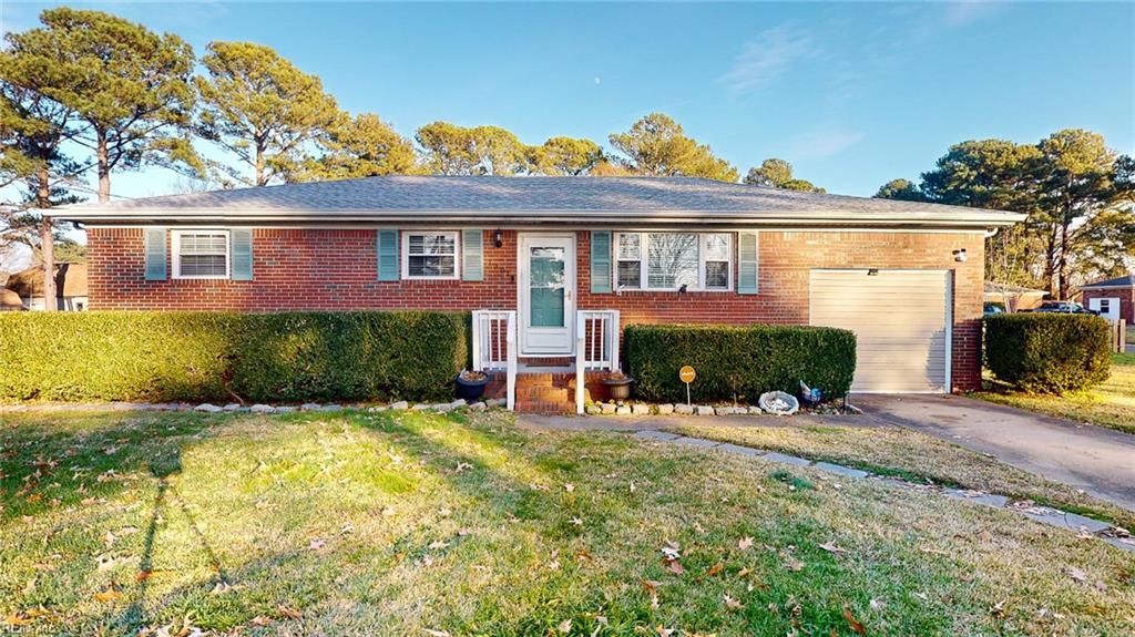 Photo of 1001 Vanderploeg Drive Drive, Chesapeake, VA 23320 (MLS # 10635886)