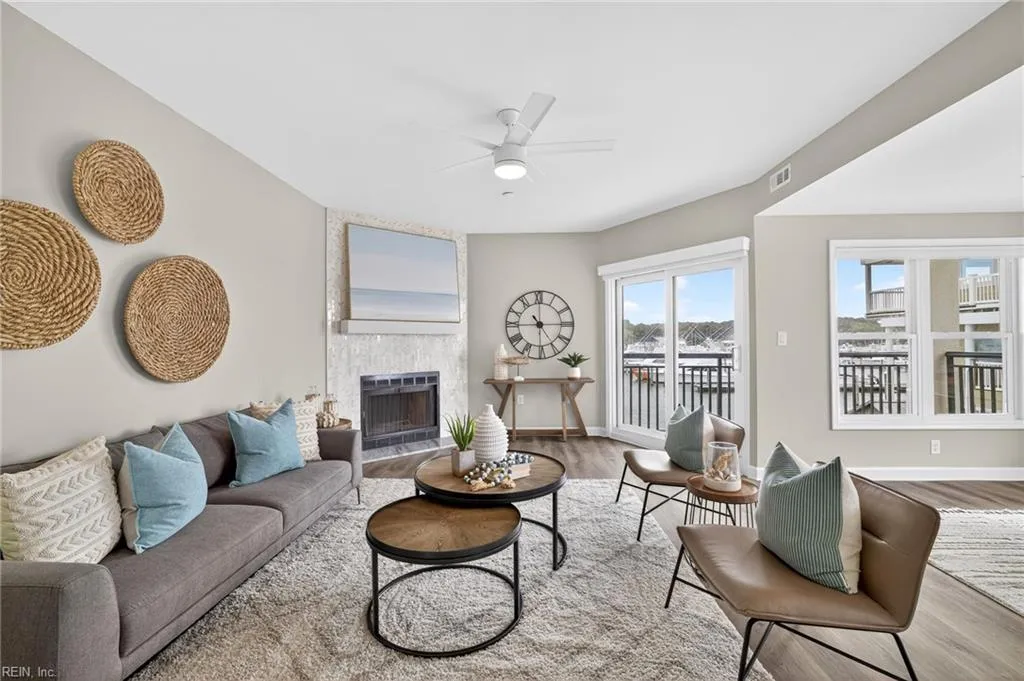 Virginia Beach, Virginia 23451, United States, 2 Bedrooms Bedrooms, ,2 BathroomsBathrooms,Residential,Pending,221392