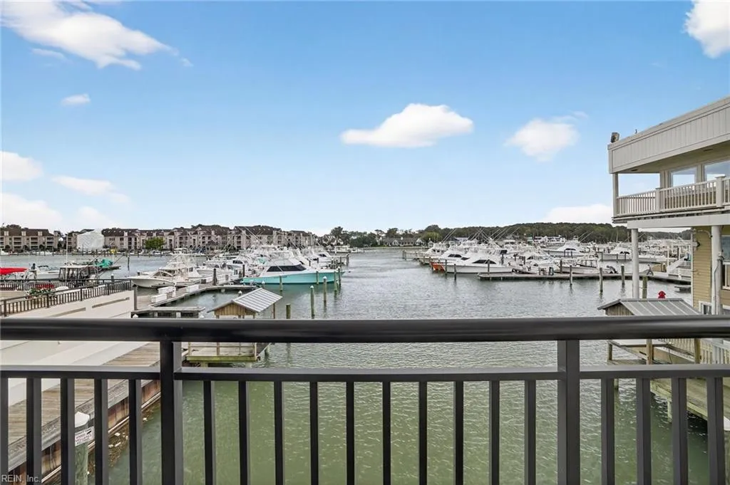 Virginia Beach, Virginia 23451, United States, 2 Bedrooms Bedrooms, ,2 BathroomsBathrooms,Residential,Pending,221392