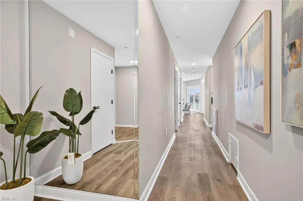 Virginia Beach, Virginia 23451, United States, 2 Bedrooms Bedrooms, ,2 BathroomsBathrooms,Residential,Pending,221392