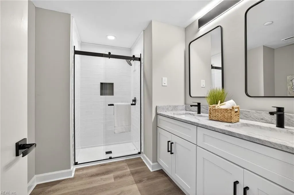 Virginia Beach, Virginia 23451, United States, 2 Bedrooms Bedrooms, ,2 BathroomsBathrooms,Residential,Pending,221392