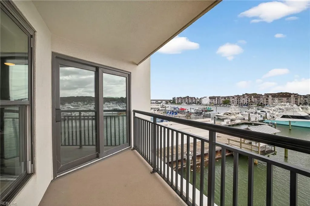 Virginia Beach, Virginia 23451, United States, 2 Bedrooms Bedrooms, ,2 BathroomsBathrooms,Residential,Pending,221392