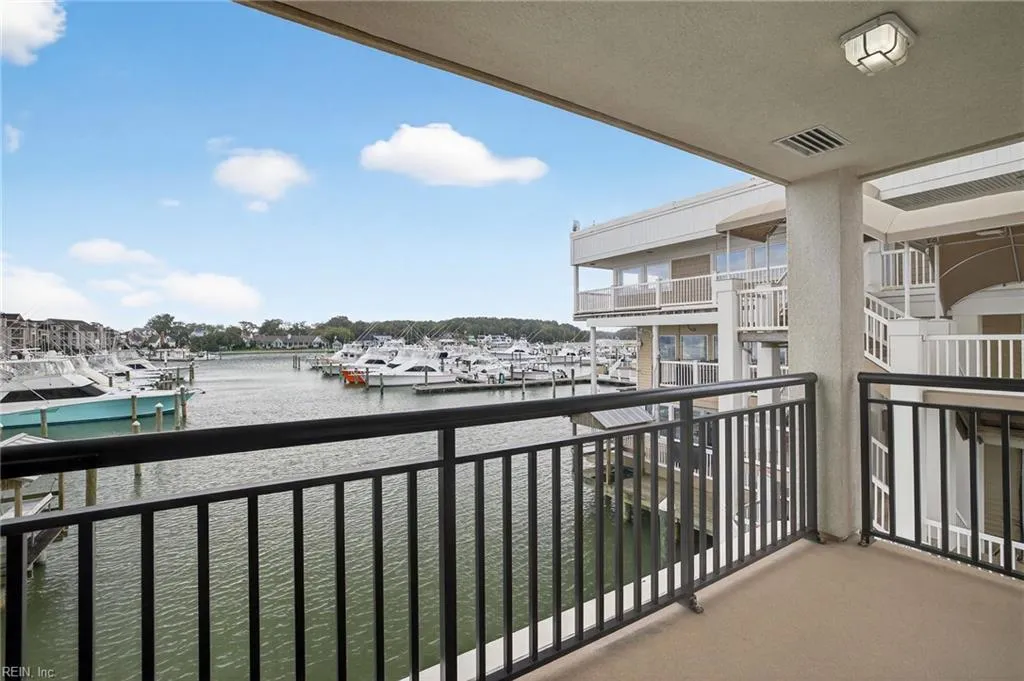 Virginia Beach, Virginia 23451, United States, 2 Bedrooms Bedrooms, ,2 BathroomsBathrooms,Residential,Pending,221392