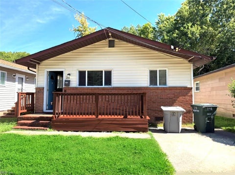 Photo for 216 W Kelly AVE