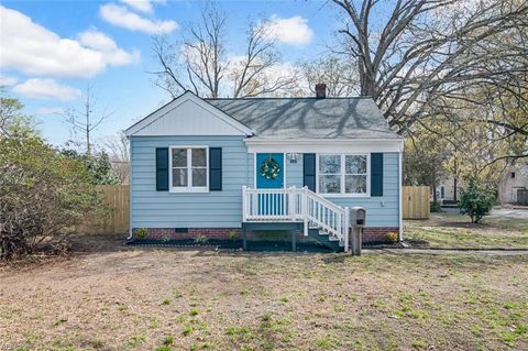 Photo of 614 Briarfield Road, Newport News, VA 23605 (MLS # 10626554)