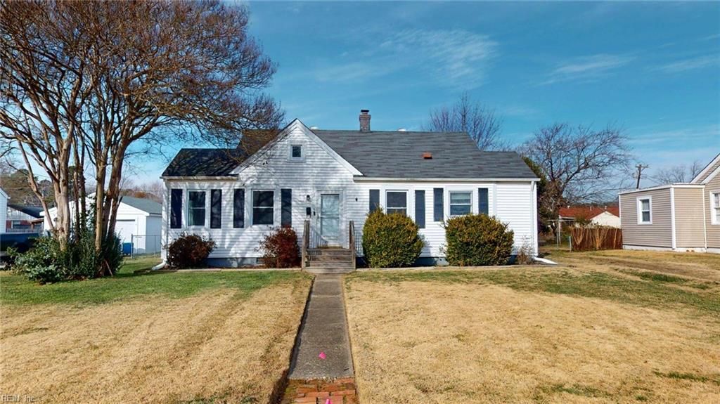 Photo of 5 Langley Avenue, Newport News, VA 23601 (MLS # 10614545)