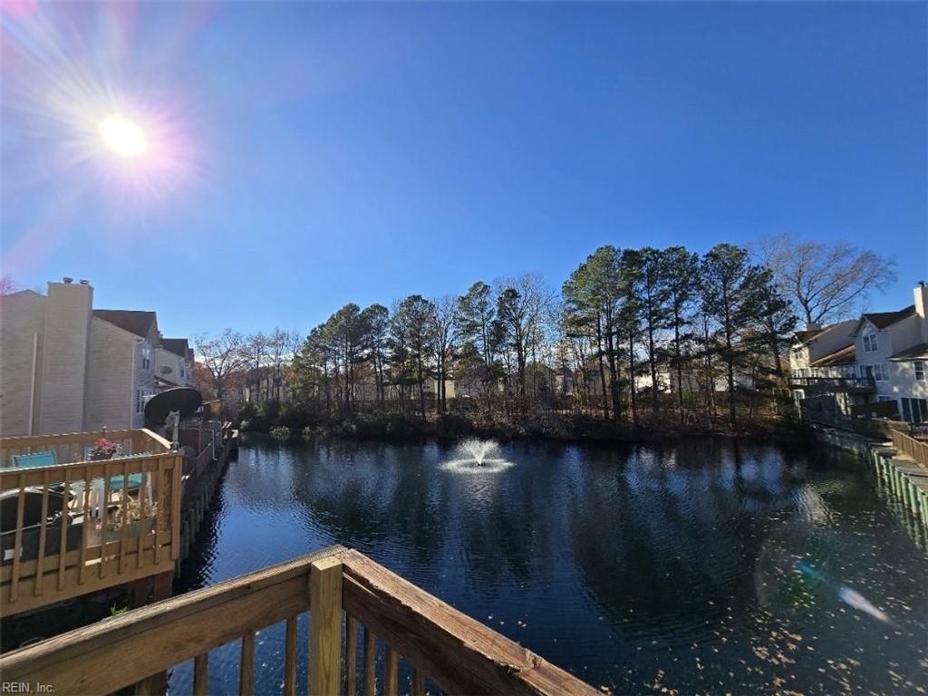 Photo of 989 Gas Light Lane #989, Virginia Beach, VA 23462 (MLS # 10613382)