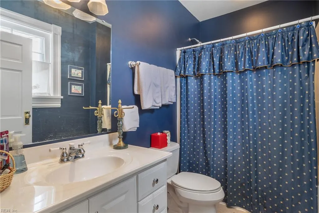 Portsmouth, Virginia 23704, United States, 4 Bedrooms Bedrooms, ,4 BathroomsBathrooms,Residential,Active,136273