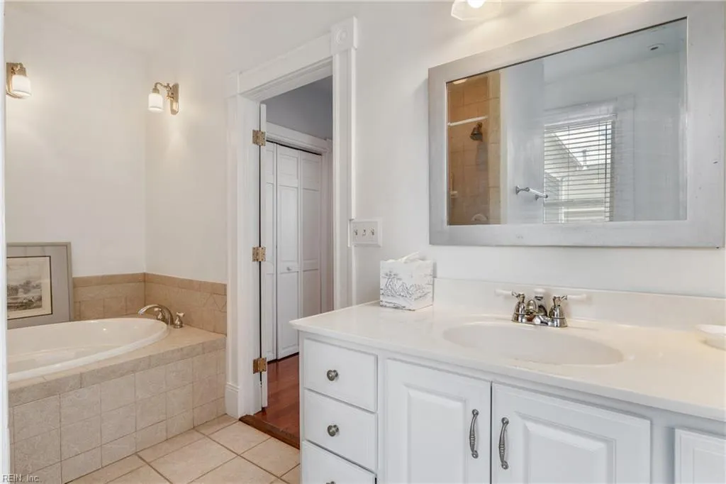 Portsmouth, Virginia 23704, United States, 4 Bedrooms Bedrooms, ,4 BathroomsBathrooms,Residential,Active,136273