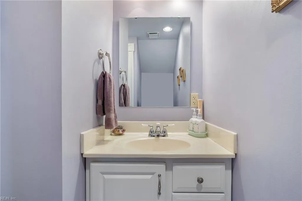 Portsmouth, Virginia 23704, United States, 4 Bedrooms Bedrooms, ,4 BathroomsBathrooms,Residential,Active,136273