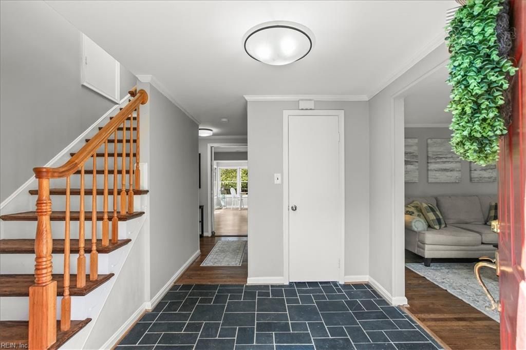 Photo of 4206 Mount Vernon Memorial Highway, Alexandria, VA 22309 (MLS # 10629365)