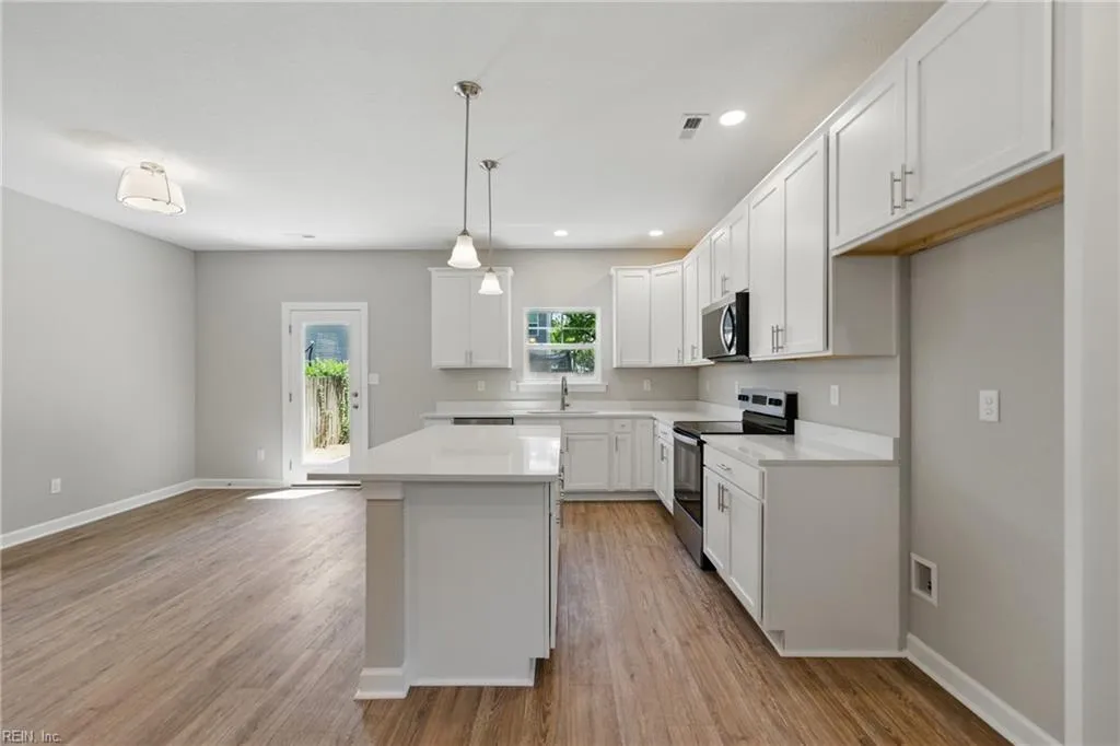 Norfolk, Virginia 23513, United States, 4 Bedrooms Bedrooms, ,3 BathroomsBathrooms,Residential,Active,125792