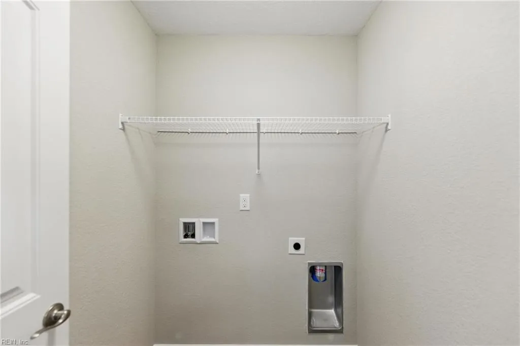 Norfolk, Virginia 23513, United States, 4 Bedrooms Bedrooms, ,3 BathroomsBathrooms,Residential,Active,125792