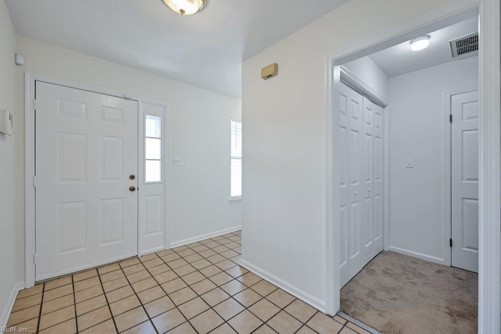 1096 Valencia CT