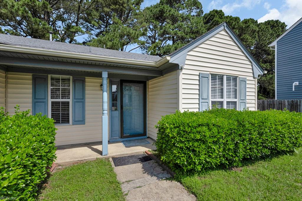 1096 Valencia CT