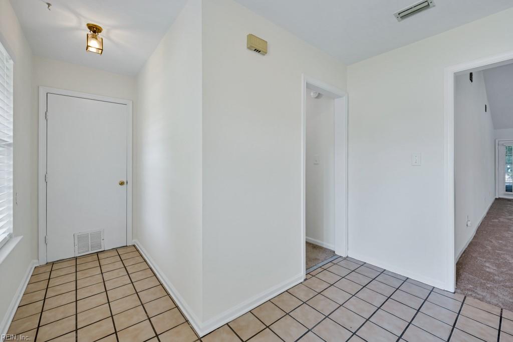 1096 Valencia CT