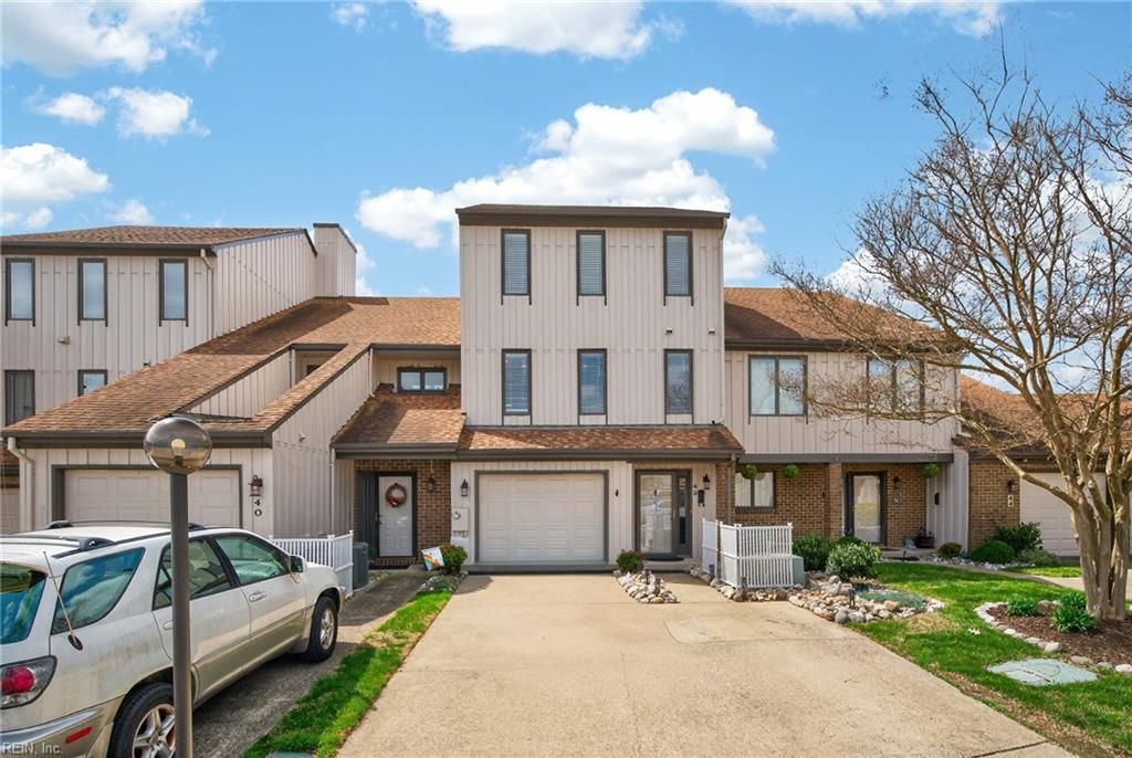 Photo of 42 Sandie Point Lane, Portsmouth, VA 23701 (MLS # 10626978)